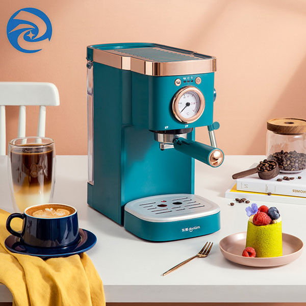 เครื่องชงกาแฟบ้านกึ่งอัตโนมัติขนาดเล็กอิตาลี 1050W สำหรับบ้านด้วยเครื่องตีฟองนม