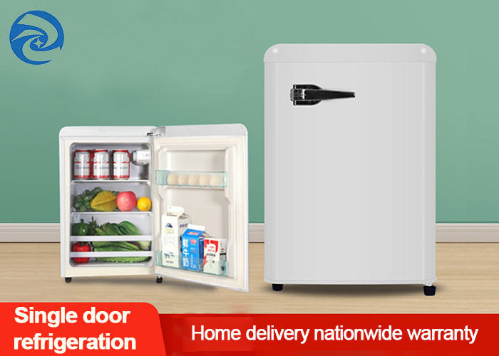 75L 90L 118L ตู้เย็นขนาดเล็กย้อนยุคสีขาวพร้อมช่องแช่แข็ง 2.6 Cu Ft